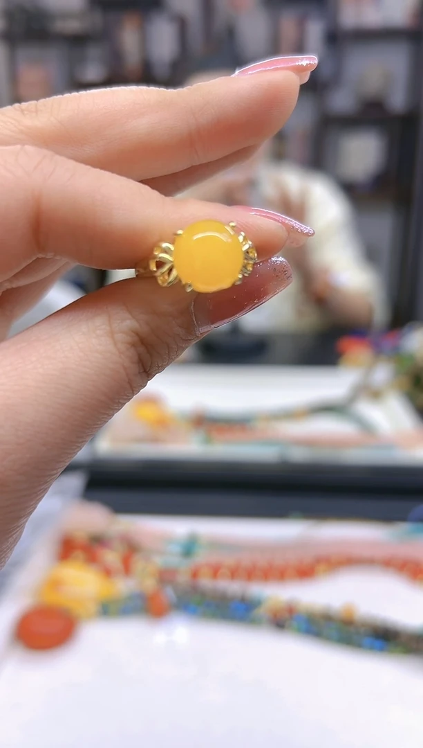 【闪购商品】蜜蜡戒指银S925镀金镶嵌J107