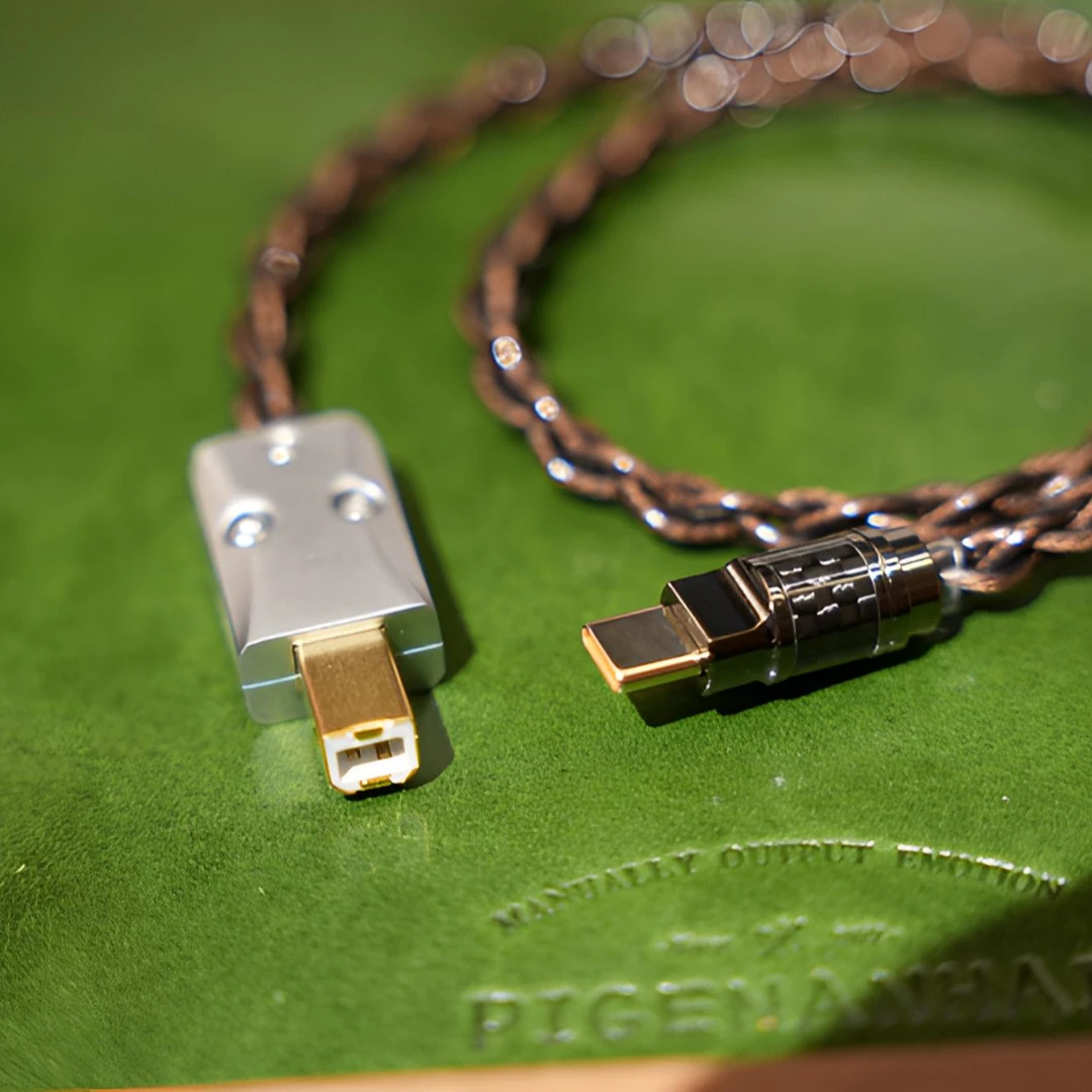 长鹊桥连接线50CM，B-C口（台放连接播放器、CD机、手机）