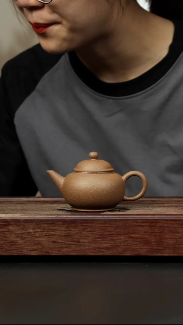 紫砂茶壶芝麻绿 水平