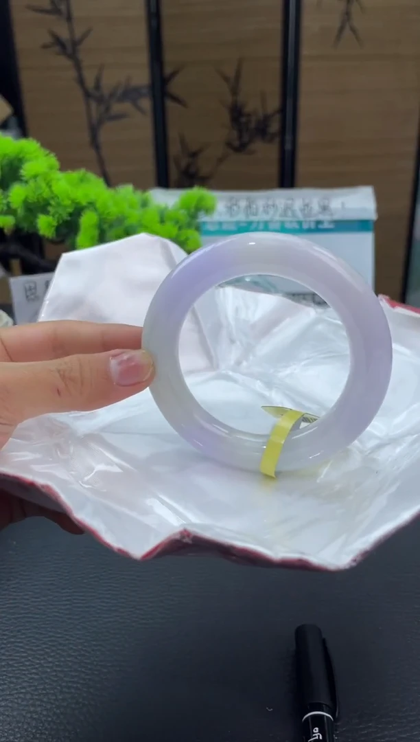 翡翠手镯未镶嵌10