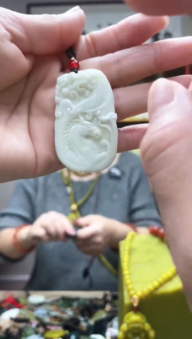 未镶嵌岫玉吊坠·