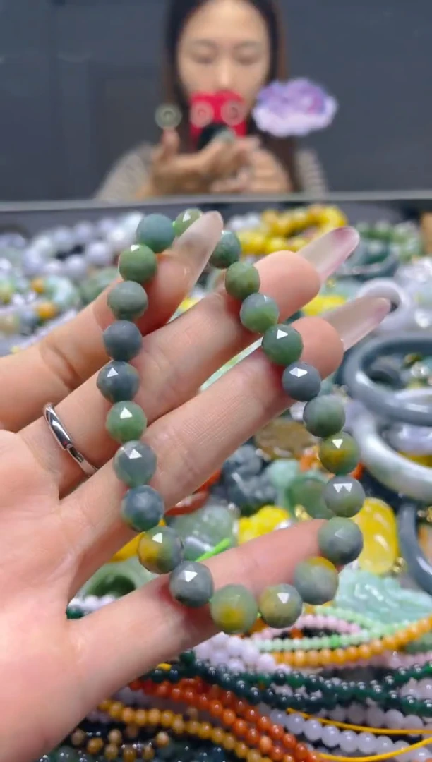 颈饰未镶嵌翡翠8MM/S/翡翠A货，一件也是批发价