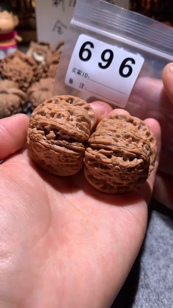 文玩核桃把件【趣玩核堂】696 号，白狮子