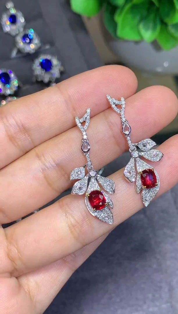 18K金镶嵌耳坠红宝石1.3CT