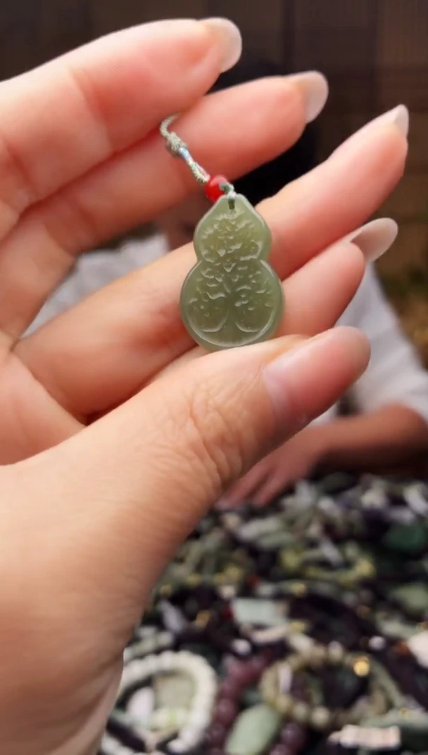 颈饰未镶嵌和田玉多样性发货，拍一发一