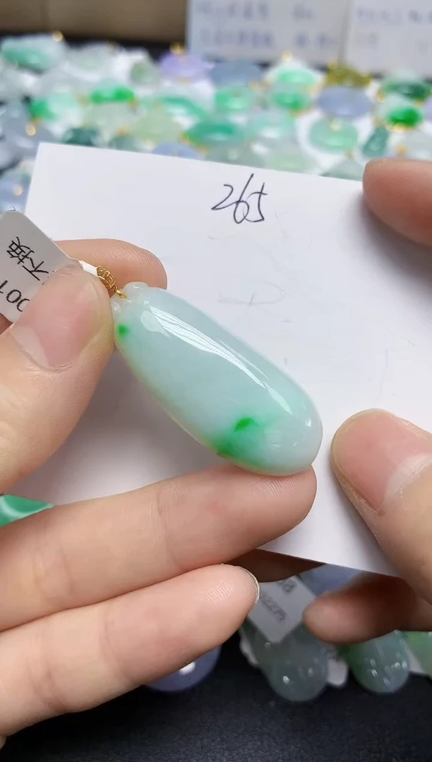 翡翠18K金镶嵌颈饰天然缅甸翡翠A货