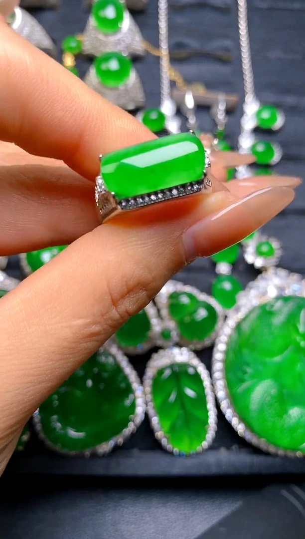 【闪购商品】翡翠戒指银S925镶嵌马鞍戒