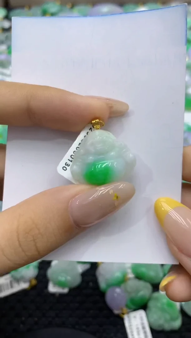 颈饰18K金镶嵌翡翠天然缅甸翡翠A货