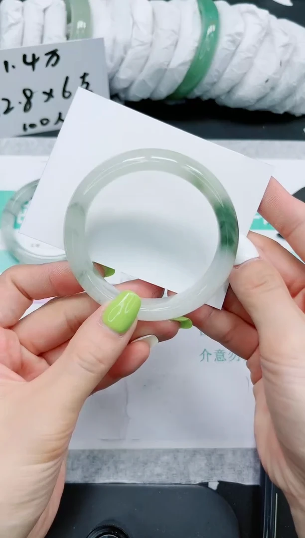 石英质玉手镯未镶嵌636/56