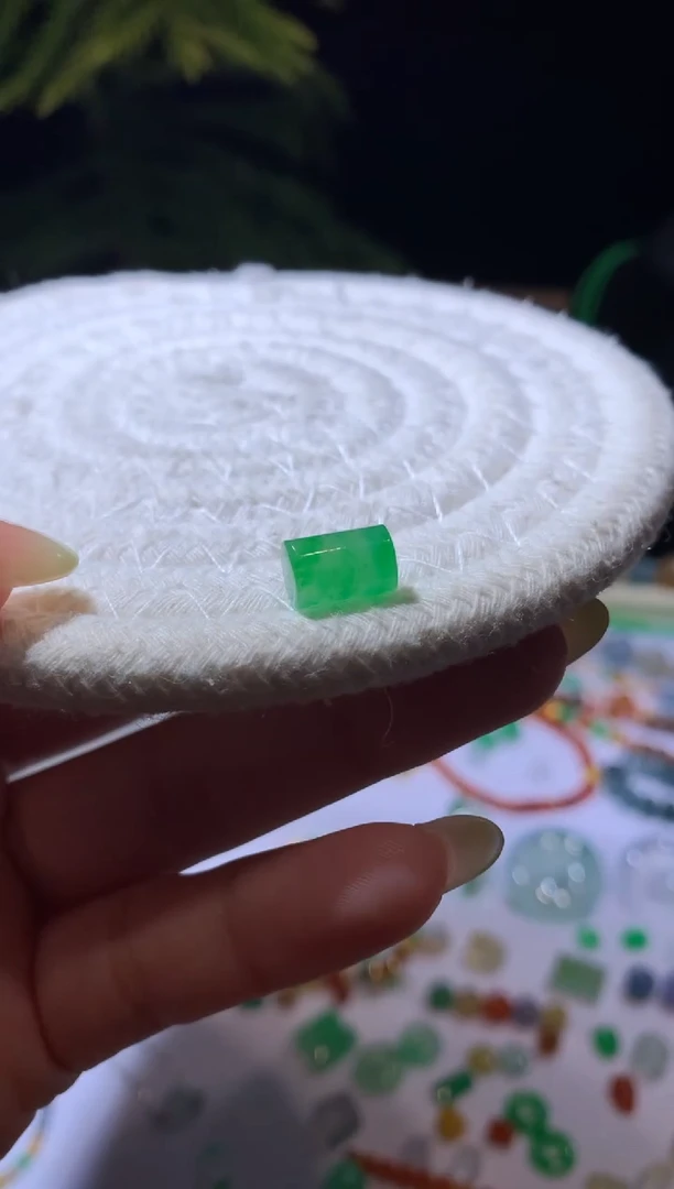 【闪购商品】定制翡翠未镶嵌6.3*9.3珠子8300+830