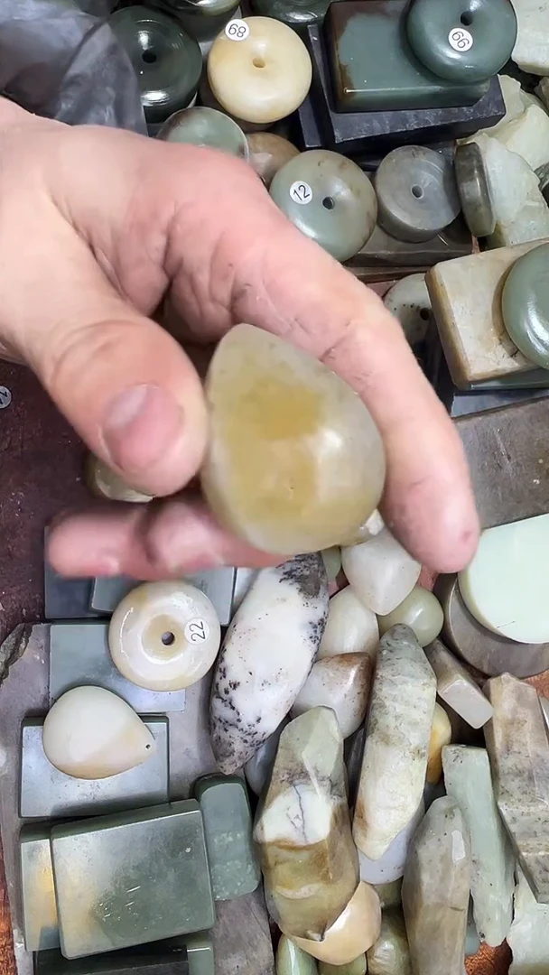 未镶嵌和田玉珠宝半成品1