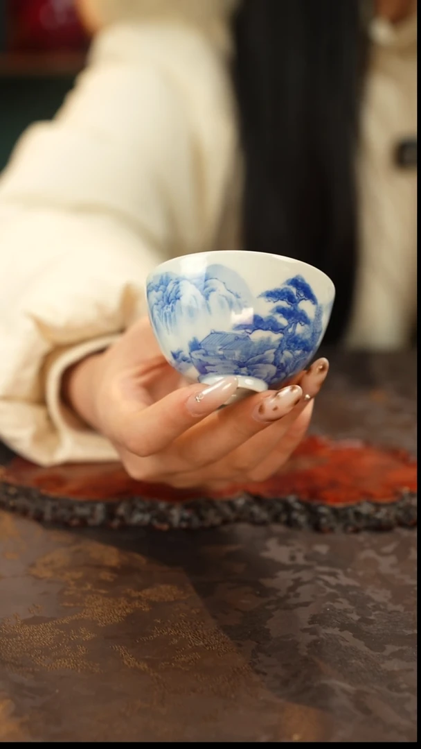 青花手绘山水主人杯