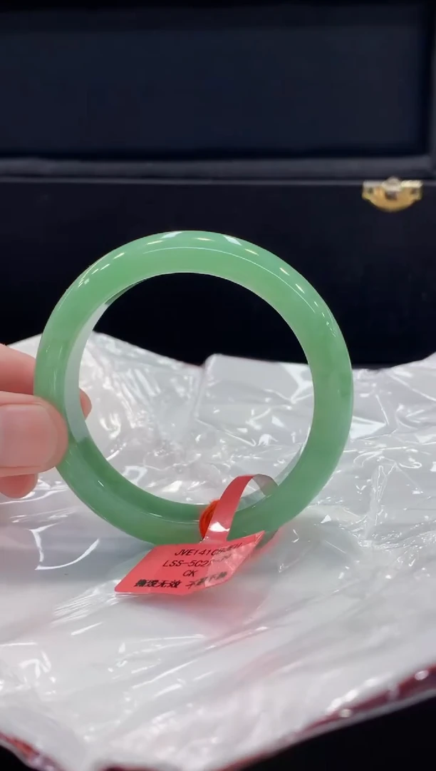 未镶嵌手镯翡翠翡翠手镯