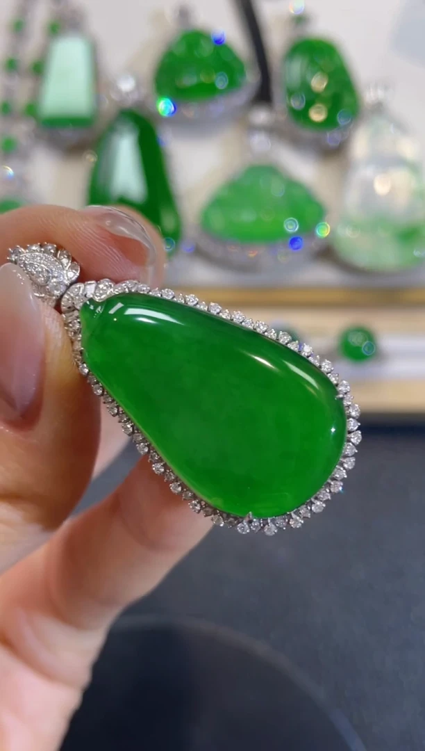 吊坠(不含链)18K金镶嵌翡翠团购13