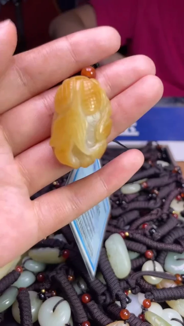 未镶嵌和田玉挂件1