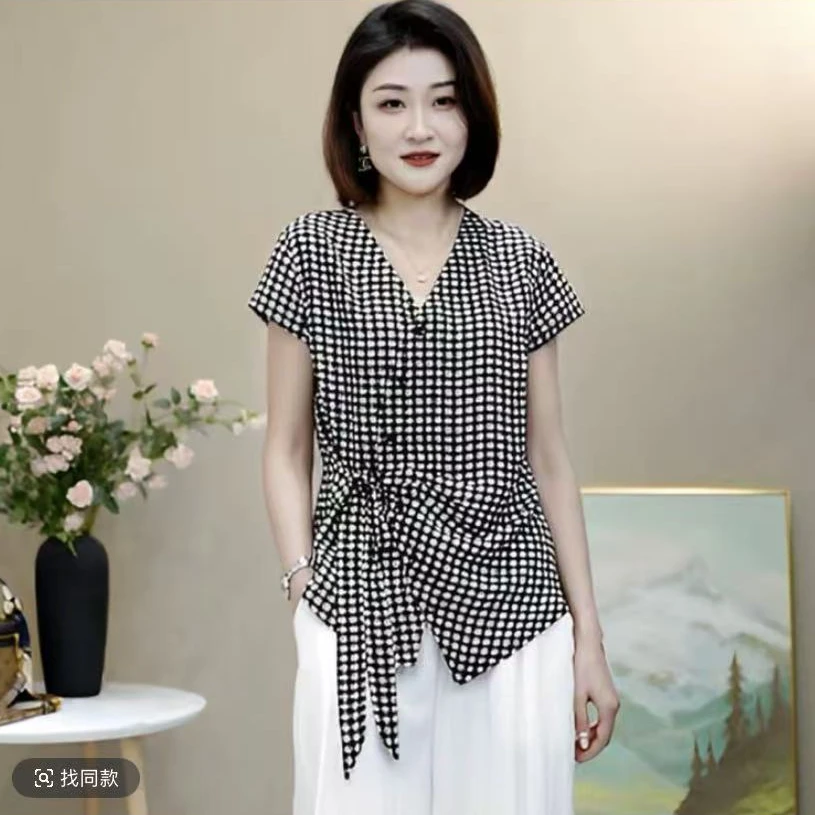2025夏季新款格子休闲洋气短袖衬衫气质百搭V领显瘦开衫扣上衣女