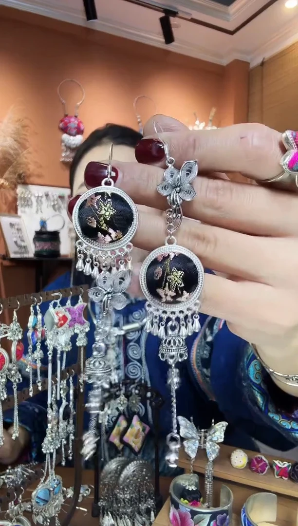 【闪购商品】刺绣纯手工民族风耳环