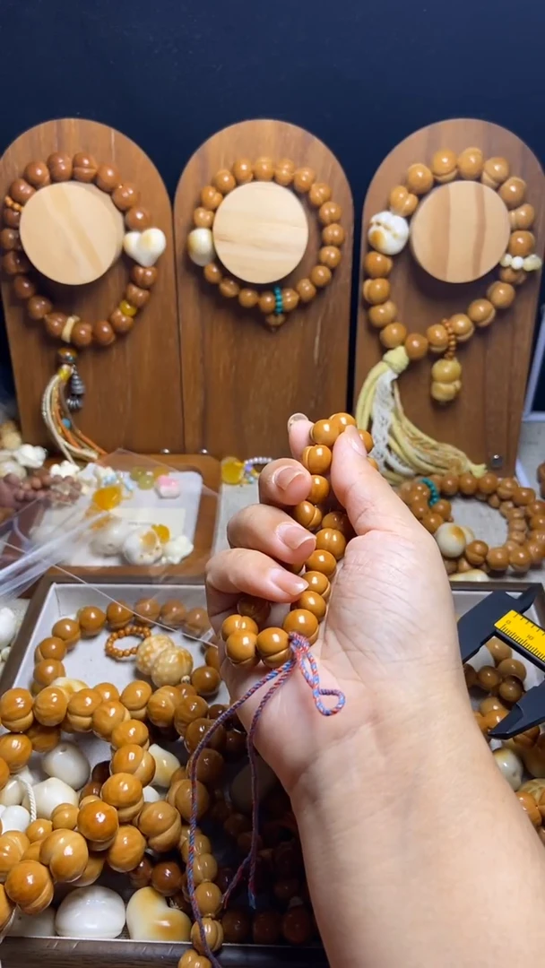 手串猴头核桃南**** 全品纯手工小尺寸素手持