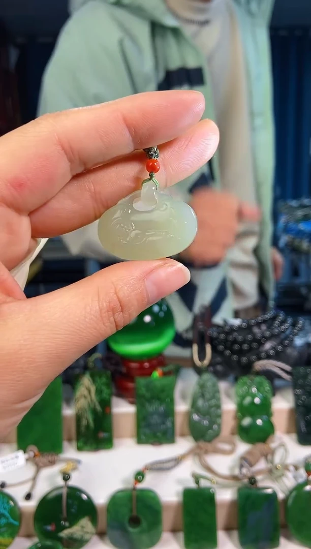 【闪购商品】和田玉挂件未镶嵌1