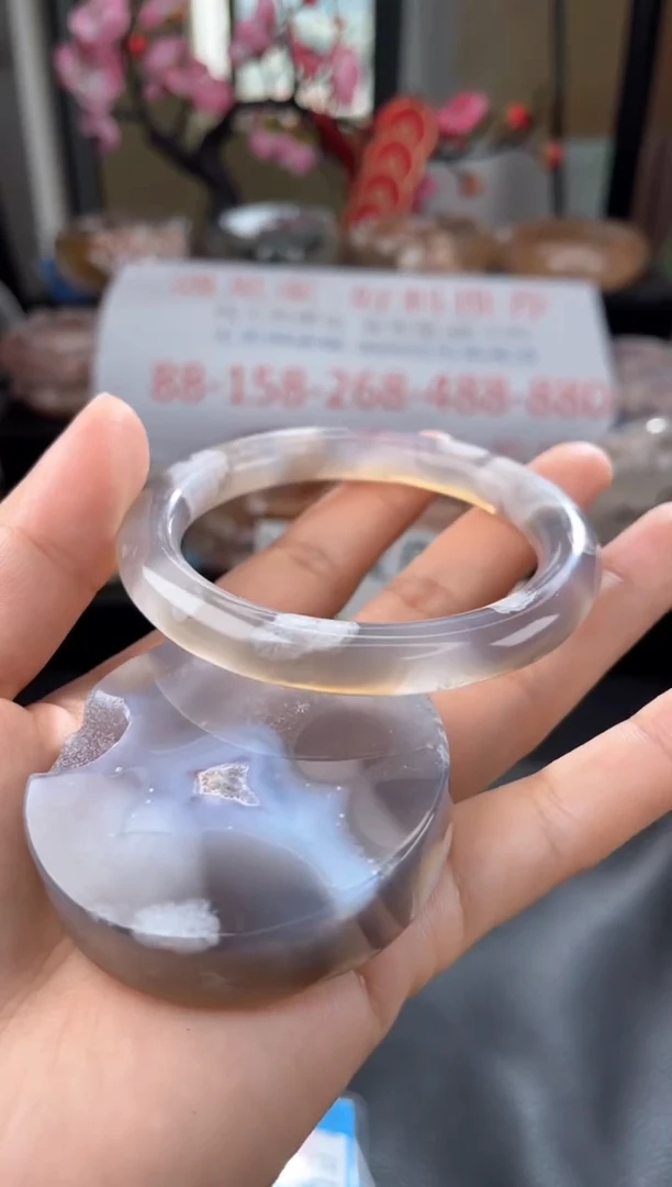 【闪购商品】石英质玉手镯未镶嵌58