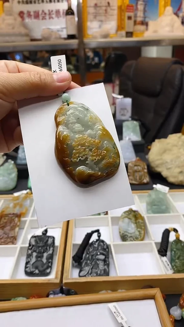 【闪购商品】翡翠颈饰未镶嵌挂件