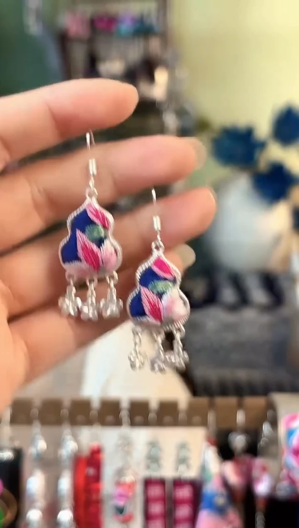 彩云南阁非遗老绣饰品588*