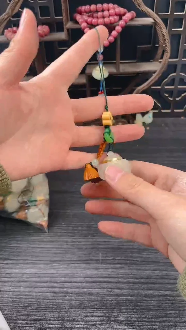 【闪购商品】菩提根/象牙果吊坠夜光炉子手机链