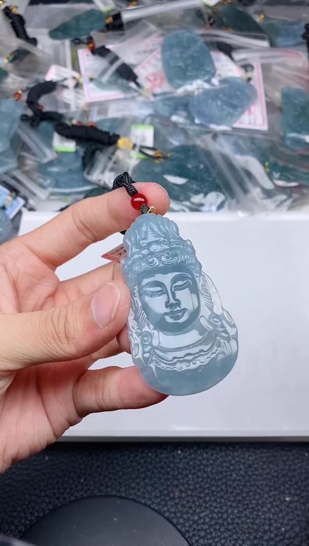 颈饰未镶嵌翡翠