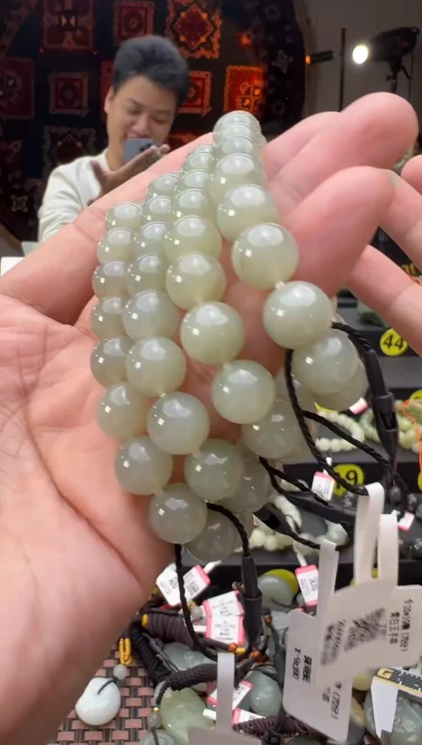 未镶嵌手串和田玉且末料青白玉手串卡10（多样性发其一）