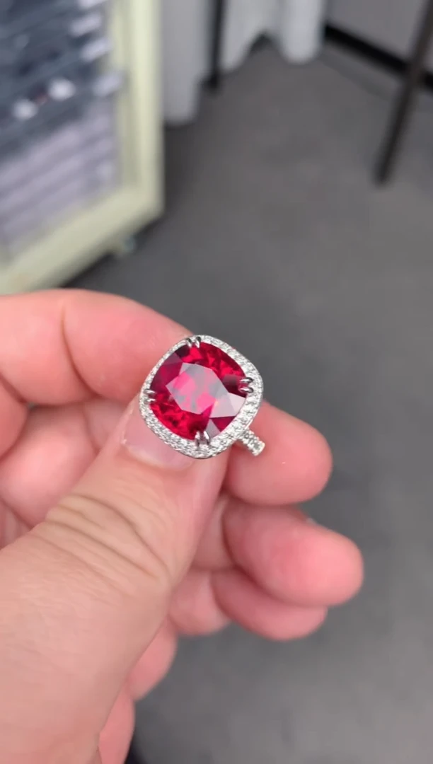 【闪购商品】碧玺戒指18K金镶嵌7.8ct 卢比来戒指