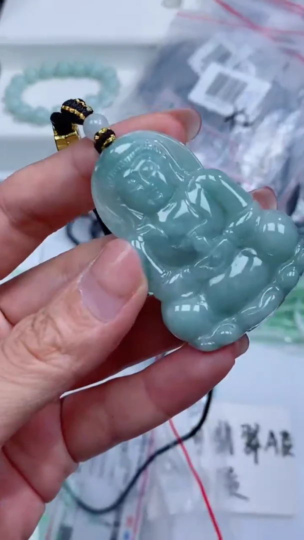 颈饰未镶嵌翡翠吊坠