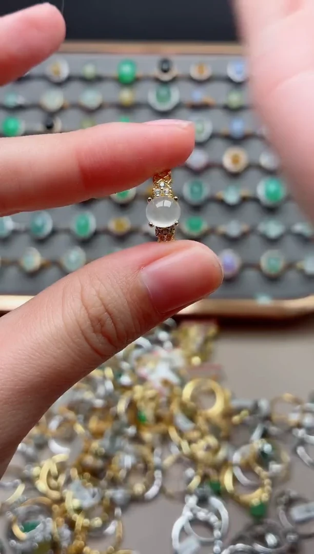 银S925镶嵌戒指翡翠···