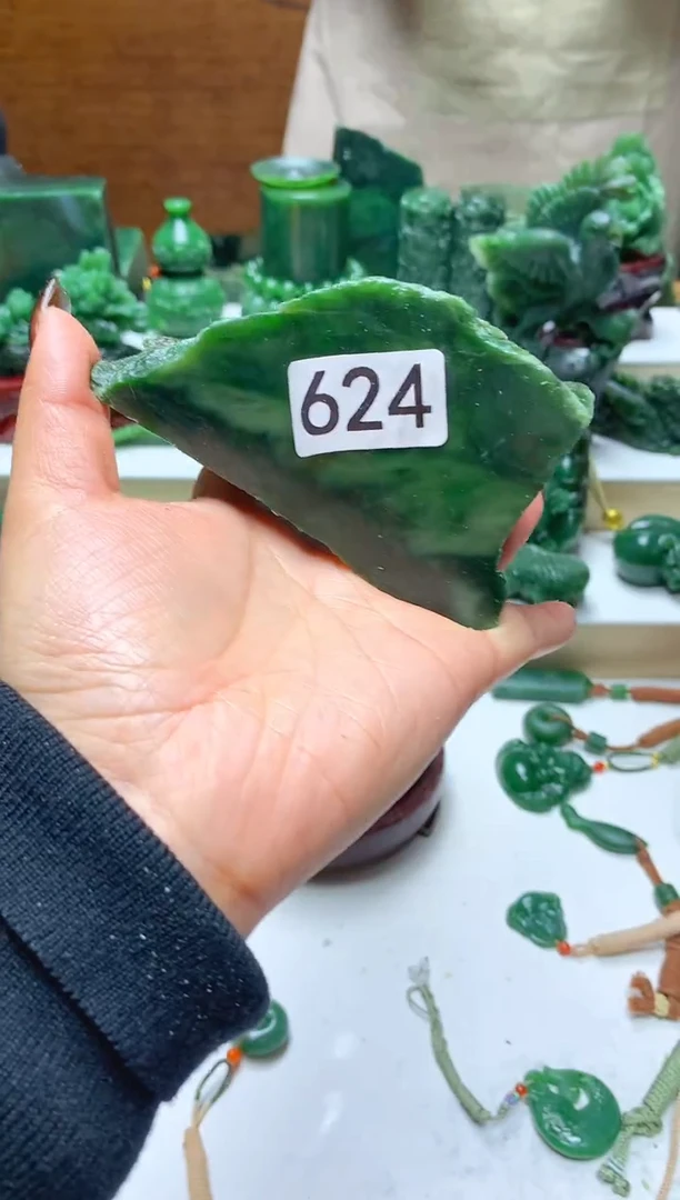 未镶嵌和田玉摆件1