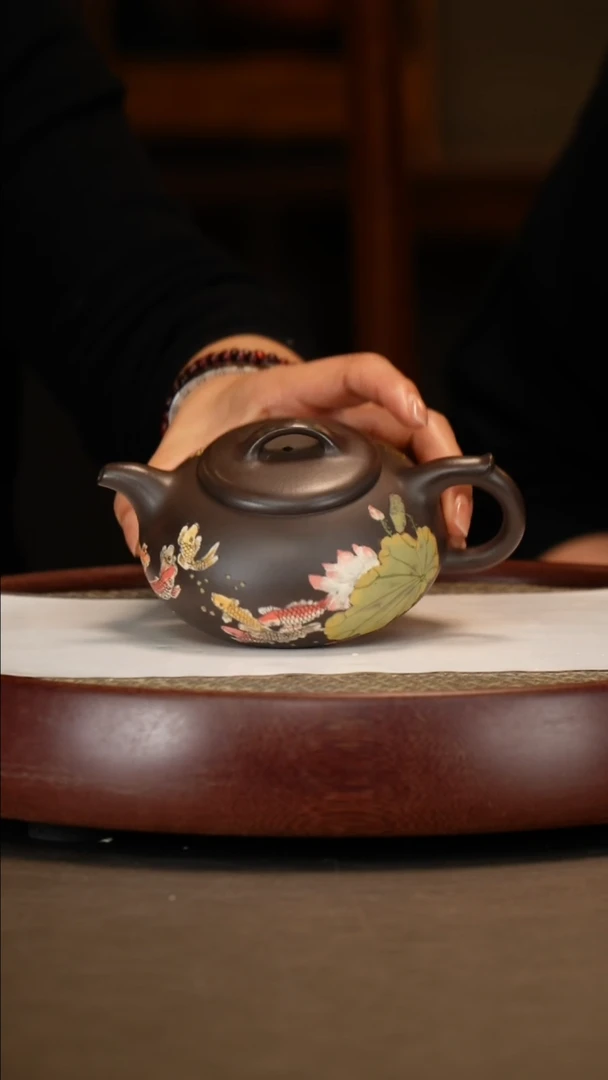 【闪购商品】紫砂茶壶【吴顺华】高黑料半月   240CC