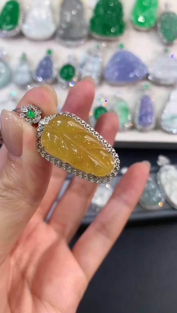 翡翠18K金镶嵌吊坠(不含链)q22