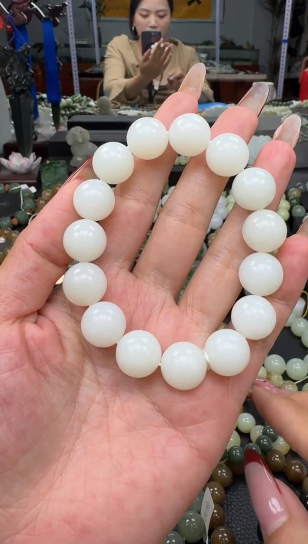 未镶嵌手链和田玉新疆且末金山白玉卡14
