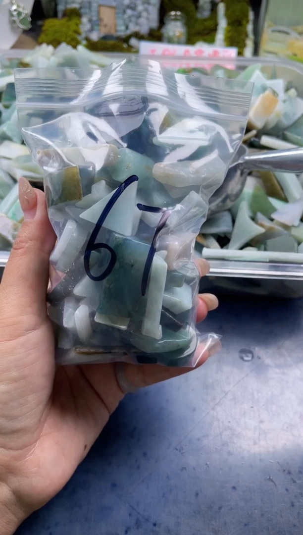 翡翠散珠天然翡翠中号500克67