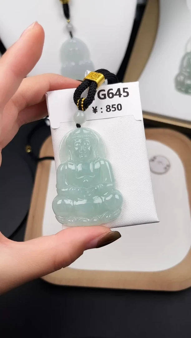 颈饰未镶嵌翡翠YG645果绿冰观音