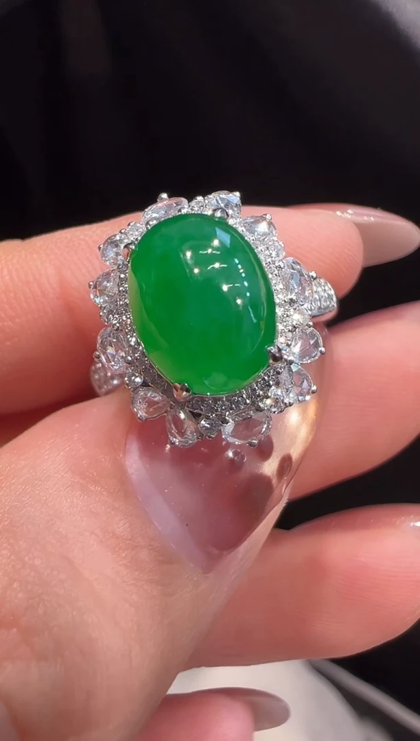 18K金镶嵌戒指翡翠戒指缅甸翡翠