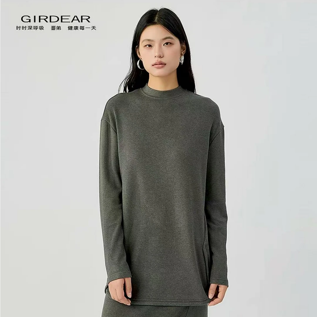 哥弟 新款女装简约时尚开叉设计感烟管领长款套头保暖卫衣-130086