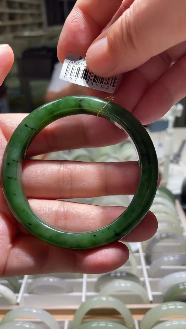 未镶嵌手镯和田玉棒*糖60-61圈口 0058