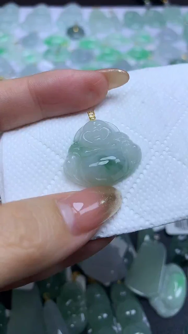 颈饰18K金镶嵌翡翠A货