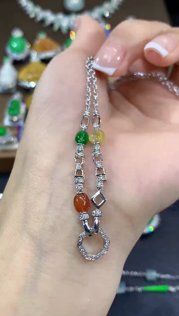 项链18K金镶嵌翡翠片***情D23