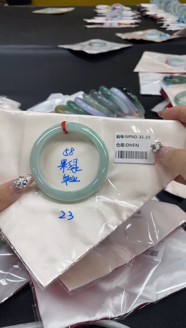 未镶嵌手镯翡翠翡翠手镯