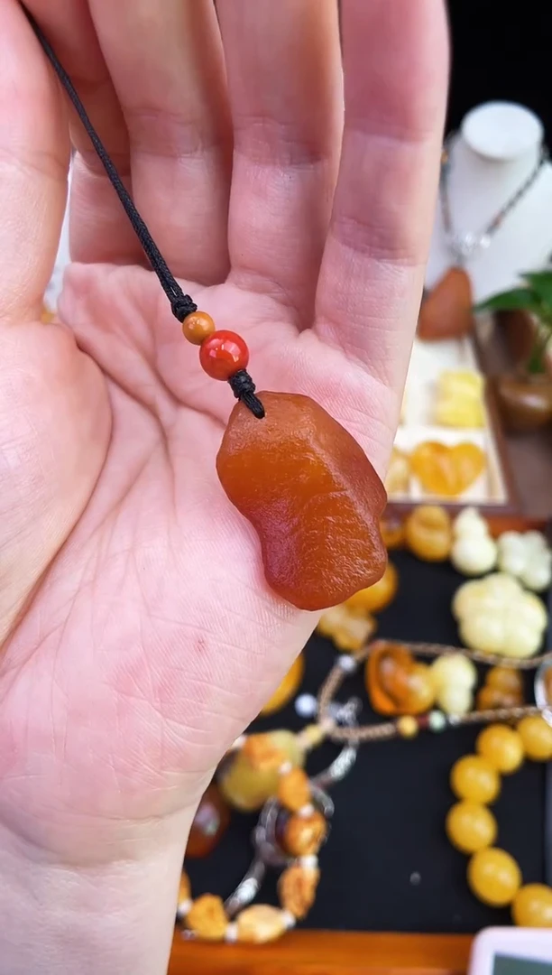 琥珀未镶嵌珠宝奇石柒月
