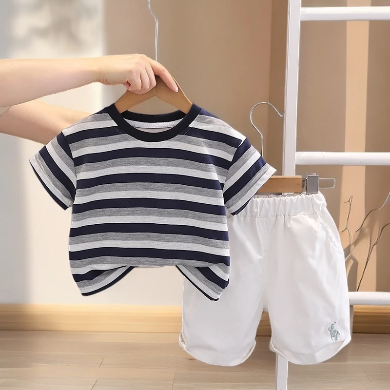 男宝宝夏季套装小一峰2025新款短袖短裤两件套男女孩高品质童装潮