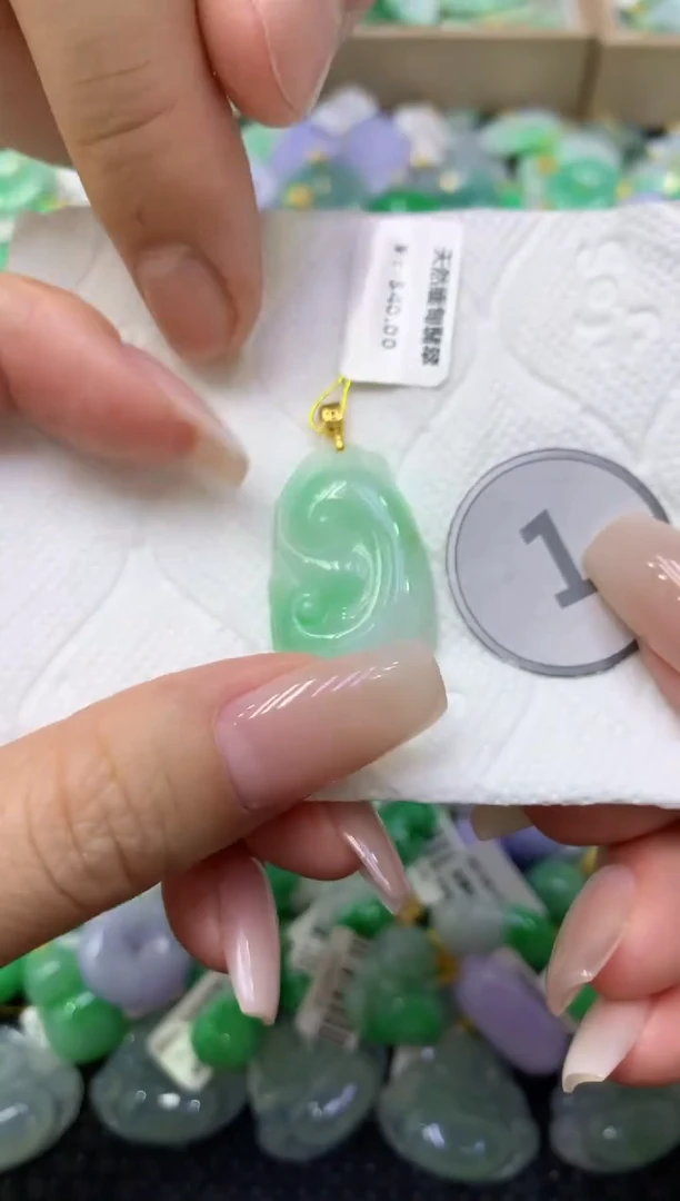 颈饰未镶嵌翡翠天然缅甸翡翠A货