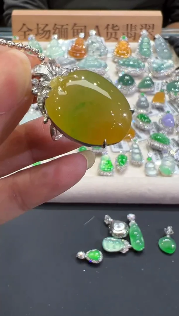 吊坠(不含链)18K金镶嵌翡翠欧****yB391|29800