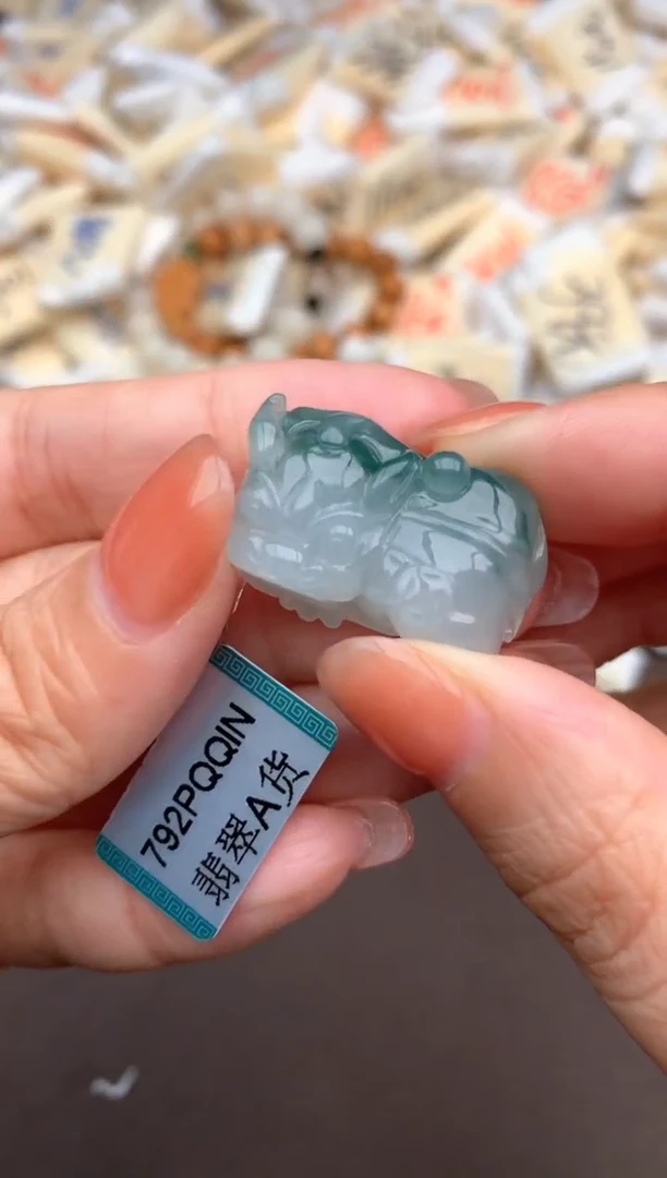 未镶嵌挂件翡翠一