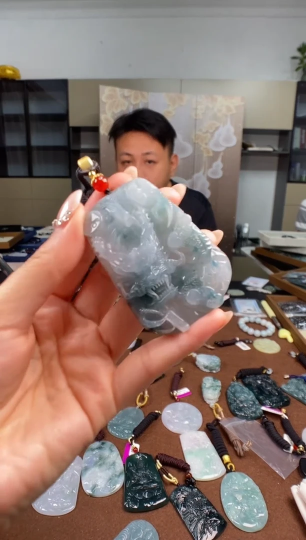 颈饰未镶嵌翡翠多样性发其一